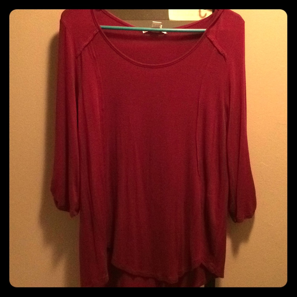 Elbow length maroon blouse